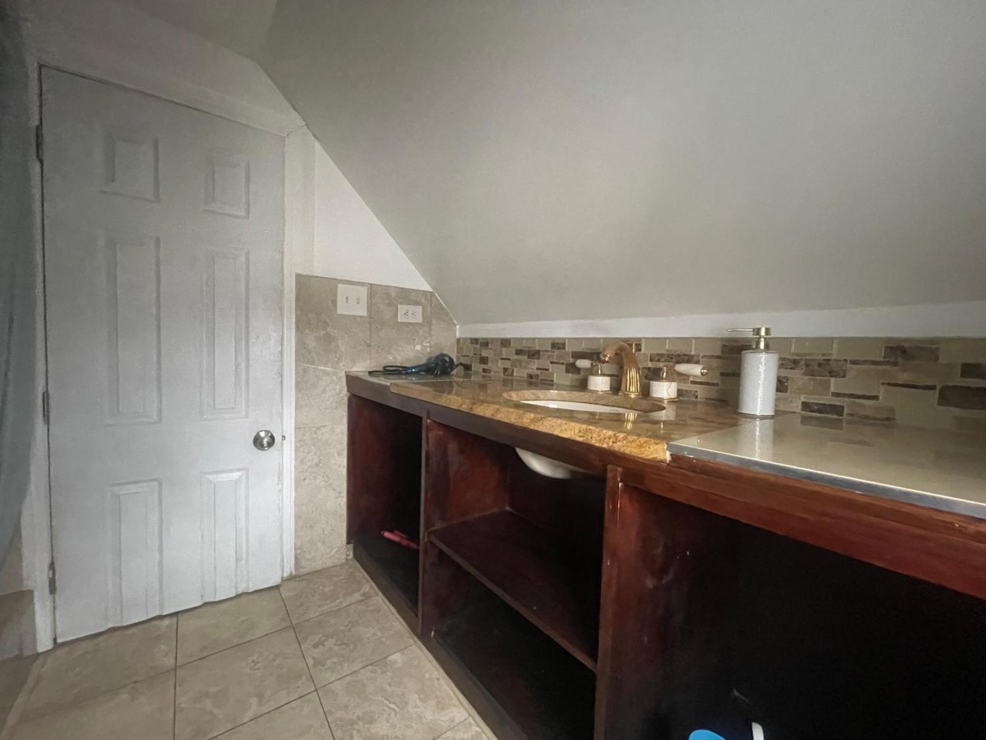 Appartamento Private Loft 5 Min Away From Lga New York Esterno foto